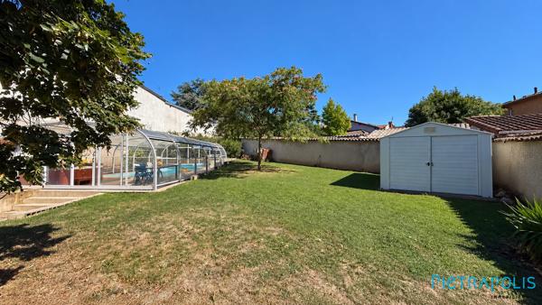 Maison de caractere avec piscine et jardin