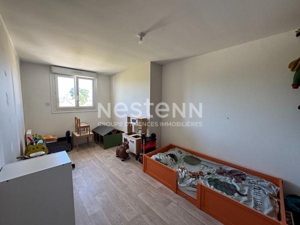 À vendre à NAIZIN - Maison familiale de 7 chambres sur 2855 m² de terrain clos et un sous-sol