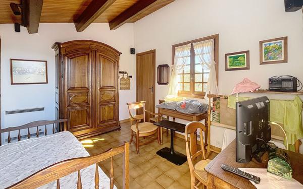 Maison à vendre    4 pièces • 131 m2 Roquefort-les-Pins