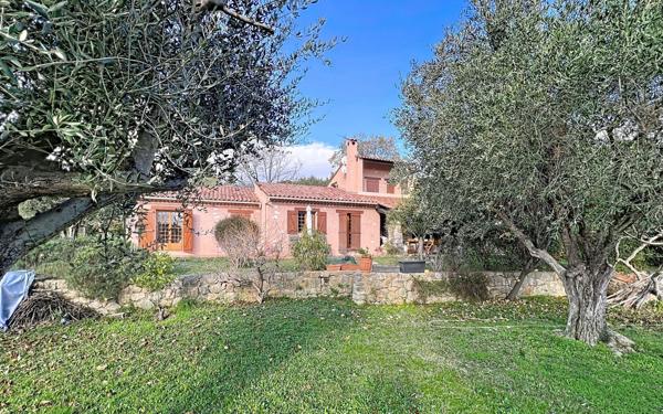 Maison à vendre    4 pièces • 131 m2 Roquefort-les-Pins