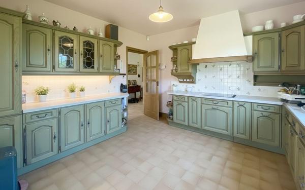 Maison à vendre    4 pièces • 131 m2 Roquefort-les-Pins