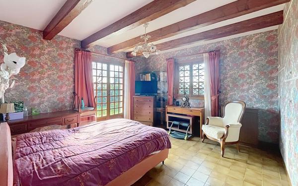 Maison à vendre    4 pièces • 131 m2 Roquefort-les-Pins