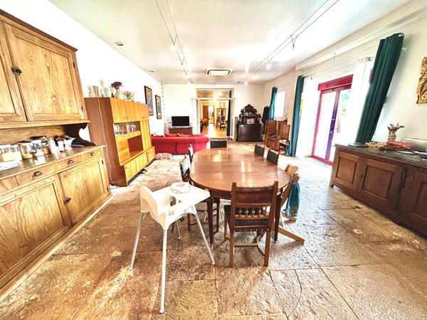 Ensemble Immobilier 1000 M²