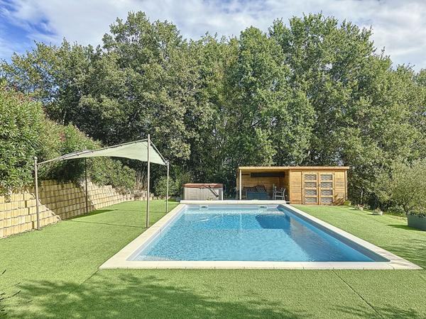 A Vendre propriété Malabat 142 m2 5 pièces 3 chambres