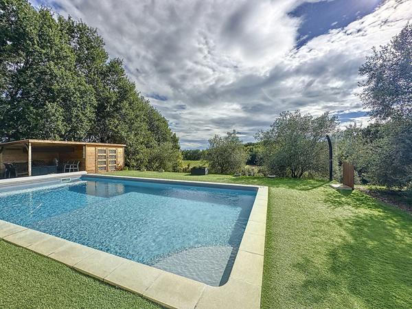 A Vendre propriété Malabat 142 m2 5 pièces 3 chambres