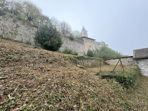 MAISON 5 PIECES - CHATEAUNEUF - 150m² - LOCAL COMMERCIAL + APPARTEMENT A RENOVER - TERRAIN 412 m²