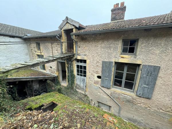 MAISON 5 PIECES - CHATEAUNEUF - 150m² - LOCAL COMMERCIAL + APPARTEMENT A RENOVER - TERRAIN 412 m²