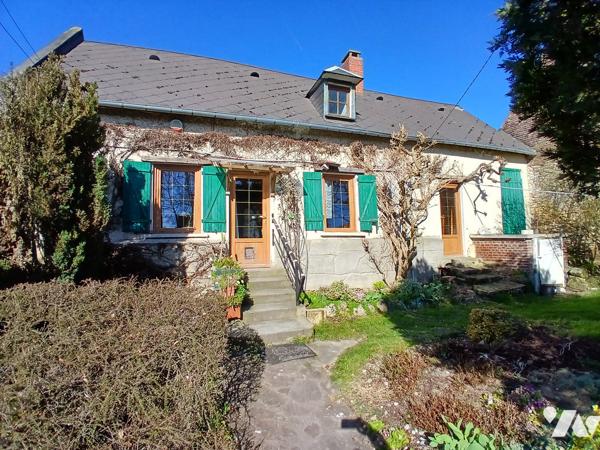 Salle à manger, cuisine, salon, salle de bains, bureau, 2 chambres, garage