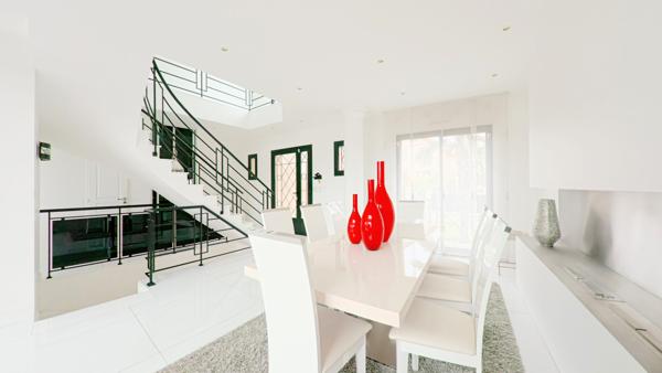 Maison
         5 pièces
        - 150 m² Bien prestige 899 000 € *