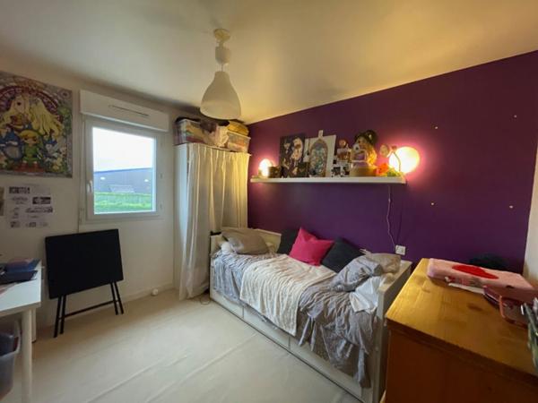 maison familiale, 130 m2 avec grand local/atelier  45 m2 Prix : 588 000