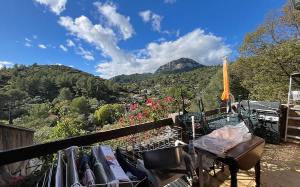 Appartement à vendre    3 pièces •  Toulon