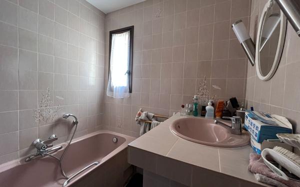 Appartement à vendre    3 pièces •  Toulon