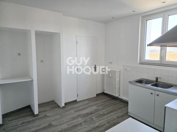 Rare appartement de type 2 avec balcon et place de stationnement