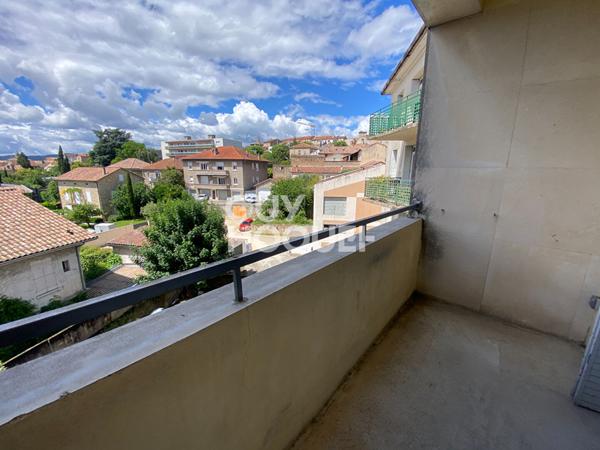 Rare appartement de type 2 avec balcon et place de stationnement