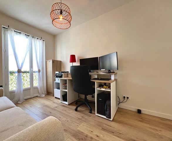 GRAND T3 - REFECTION TOTALE - TRAVERSANT- GARAGE