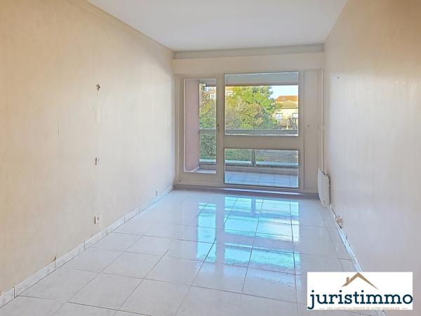 Orange (84100) appartement dans résidence sécurisée de 113 m² avec ascenseur et terrasse