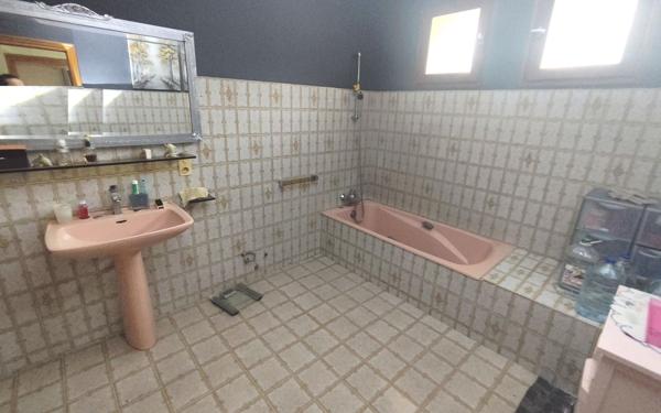 Maison à vendre    4 pièces •  Le Caire