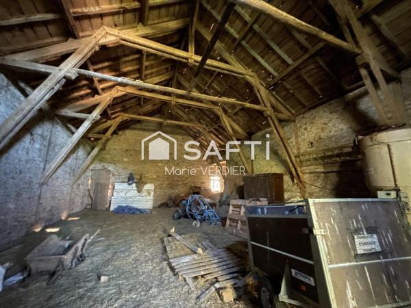 Beau corps de ferme à restaurer à Montbazens