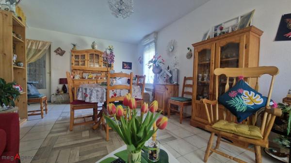 Appartement à SAINT-JEAN-D'ANGELY, 17400 - 3 pièces 63m²