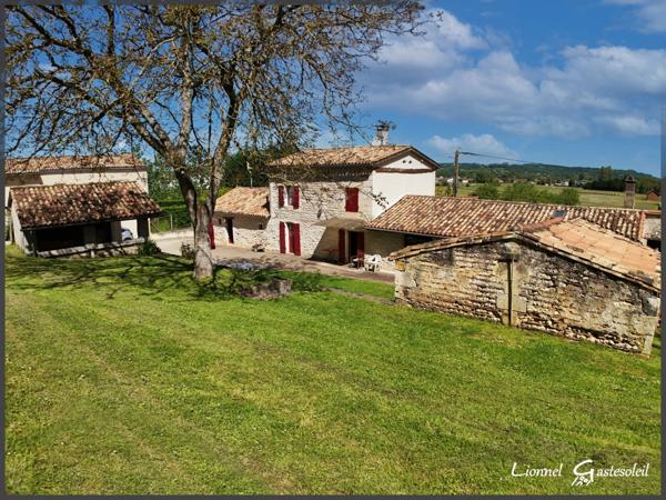 Maison à vendre Longère en Pierre de Caractère sur la commune de PINEUILH (33)