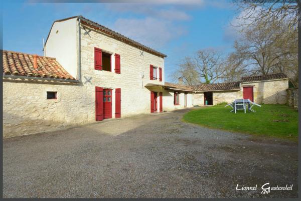 Maison à vendre Longère en Pierre de Caractère sur la commune de PINEUILH (33)