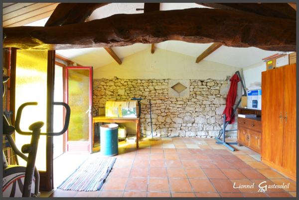 Maison à vendre Longère en Pierre de Caractère sur la commune de PINEUILH (33)