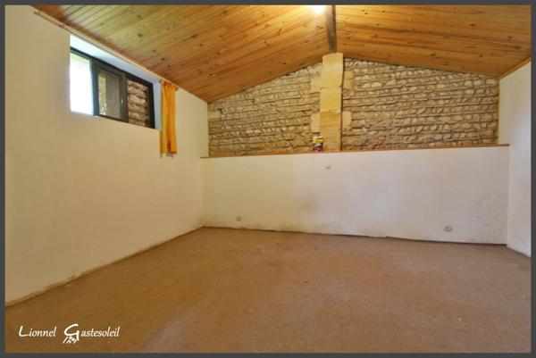 Maison à vendre Longère en Pierre de Caractère sur la commune de PINEUILH (33)