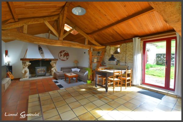 Maison à vendre Longère en Pierre de Caractère sur la commune de PINEUILH (33)