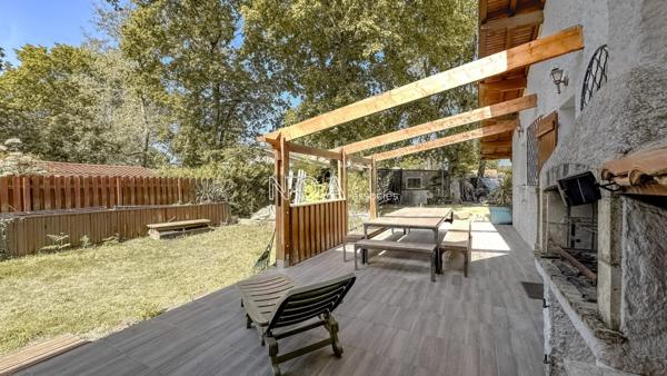 Vaste landaise dans environnement boisé