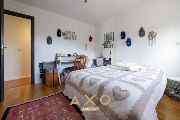 ENSEMBLE IMMOBILIER  – 285 M² – TERRAIN 4 000 M² - VUE SAINTE-VICTOIRE - 1 060 000€