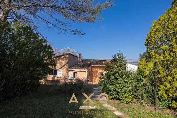 ENSEMBLE IMMOBILIER  – 285 M² – TERRAIN 4 000 M² - VUE SAINTE-VICTOIRE - 1 060 000€