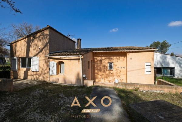 ENSEMBLE IMMOBILIER  – 285 M² – TERRAIN 4 000 M² - VUE SAINTE-VICTOIRE - 1 060 000€