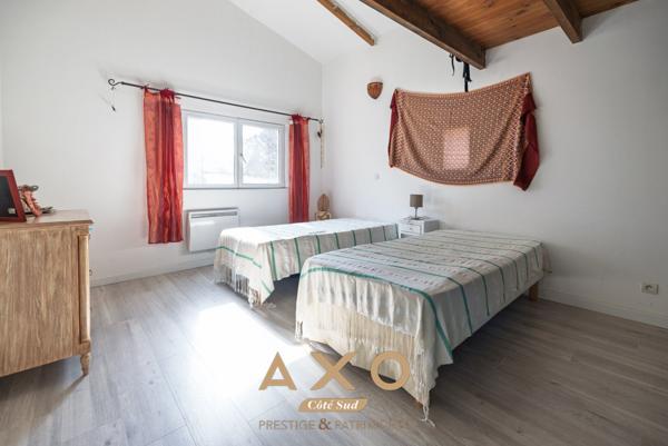 ENSEMBLE IMMOBILIER  – 285 M² – TERRAIN 4 000 M² - VUE SAINTE-VICTOIRE - 1 060 000€