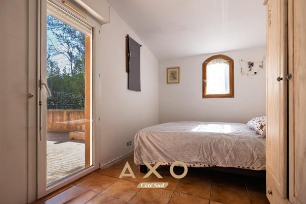 ENSEMBLE IMMOBILIER  – 285 M² – TERRAIN 4 000 M² - VUE SAINTE-VICTOIRE - 1 060 000€