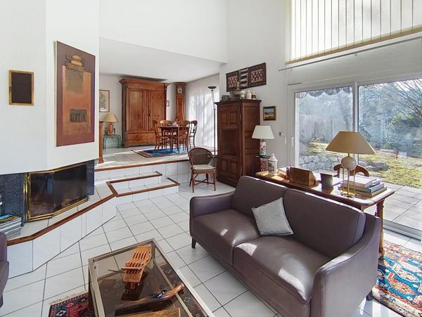 Villa T6 - 4 ch. de 130 m² sur terrain arboré 1300 m²