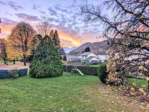 Villa T6 - 4 ch. de 130 m² sur terrain arboré 1300 m²