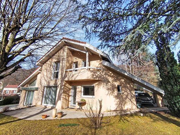 Villa T6 - 4 ch. de 130 m² sur terrain arboré 1300 m²