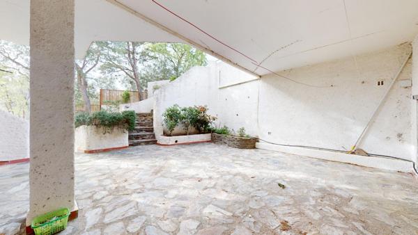 Maison 3 faces avec vue dégagée, jardin, garage