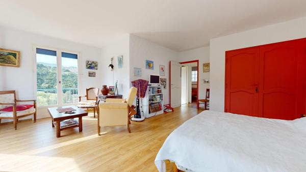 Maison 3 faces avec vue dégagée, jardin, garage