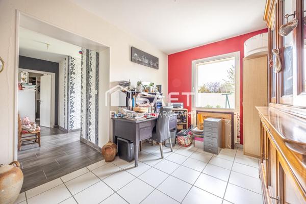 SUPERBE PLAIN-PIED AVEC VÉRANDA- 4 CH-1 BUREAU- GRAND GARAGE