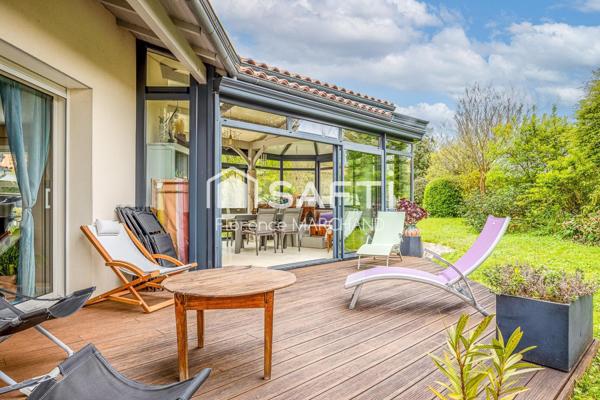 SUPERBE PLAIN-PIED AVEC VÉRANDA- 4 CH-1 BUREAU- GRAND GARAGE