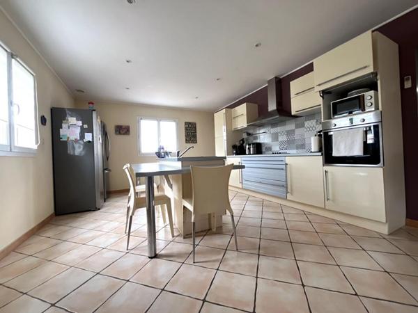 Magnifique villa de 130 m² sur un terrain 4 faces de 740 m² au fond d'une impasse calme
