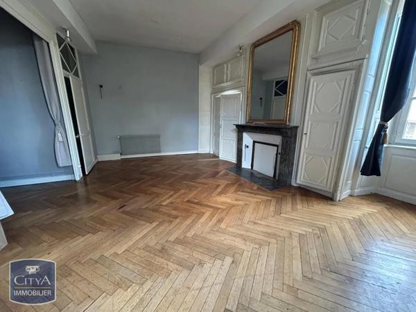 Maison à louer 5 pièces 167m² Laval (53000)