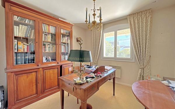 Maison à vendre    6 pièces • 204,51 m2 Martigues