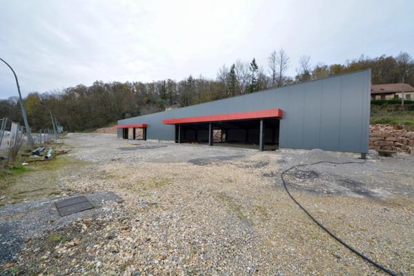 Location                                                      Immeuble
                        
                                         300 m2                     à Malemort-sur-Corrèze