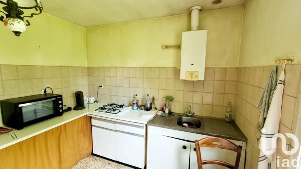 Maison rustique 4 pièces de 94 m² à Rians (83560)