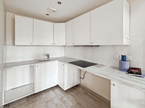 À LOUER - APPARTEMENT - MENNECY