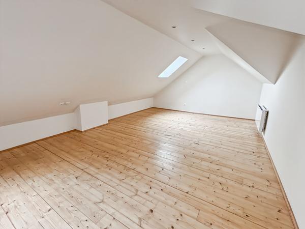 À LOUER - APPARTEMENT - MENNECY