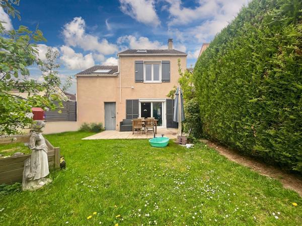 Maison Vaureal 5 pièce(s) 90 m2