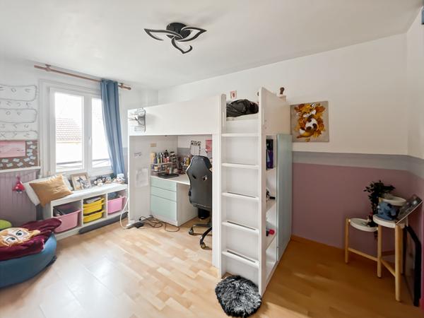 Maison Vaureal 5 pièce(s) 90 m2